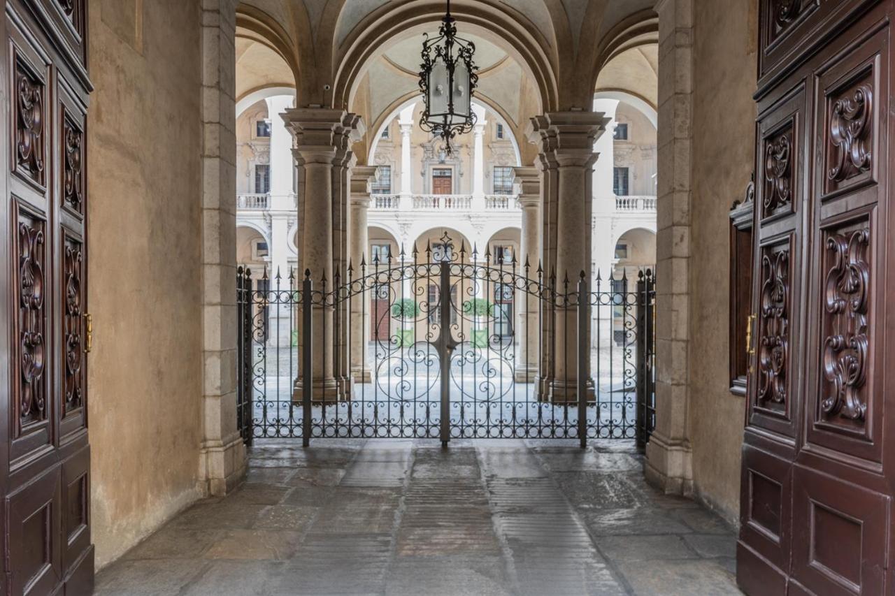 Il Nido Dei Colori Di Palazzo Saluzzo Apartment